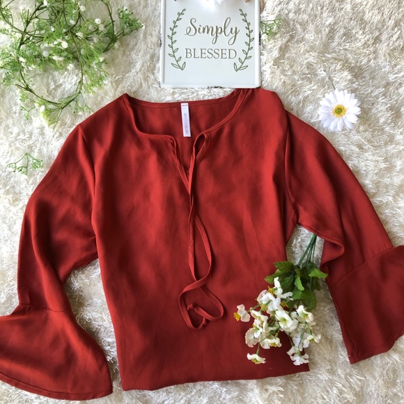 CLOSET CLEAR OUT IS HERE! Acepting all offers 🌺🌺 - Picture 7 of 8